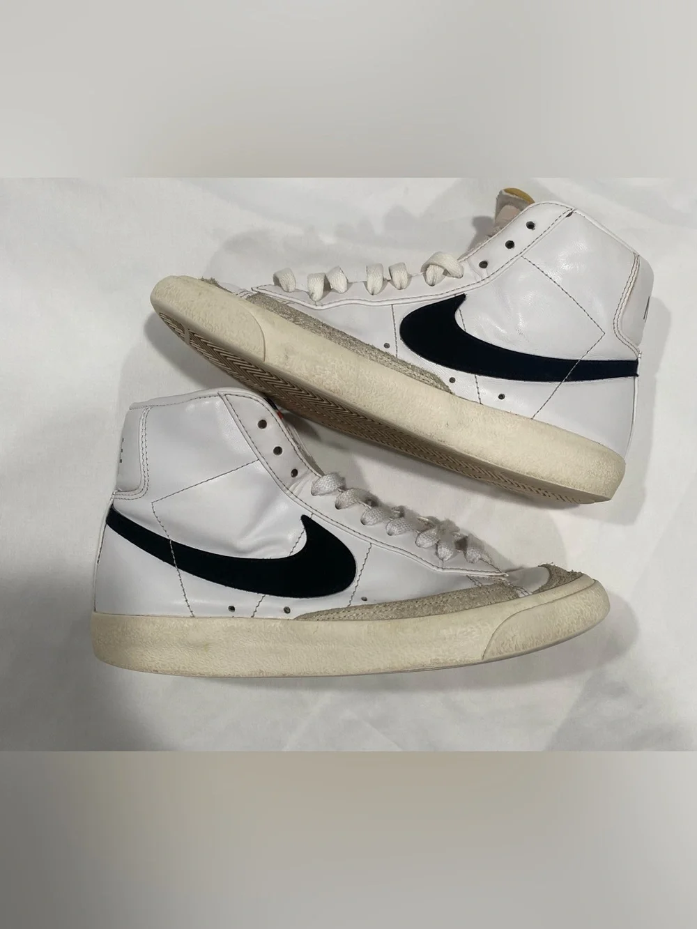 Nike Women’s Blazer Mid ’77 White Size 7.5m 9W– Leather Black Swoosh CZ-1055-100